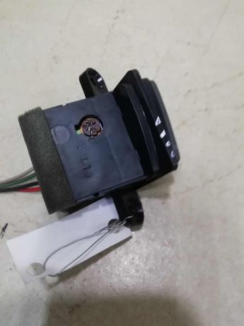 knopka-avariinoi-ostanovki-mazda-millenia-art-60999-big-1