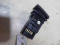 knopka-avariinoi-signalizacii-toyota-avensis-t250-gor-art-62562-small-3