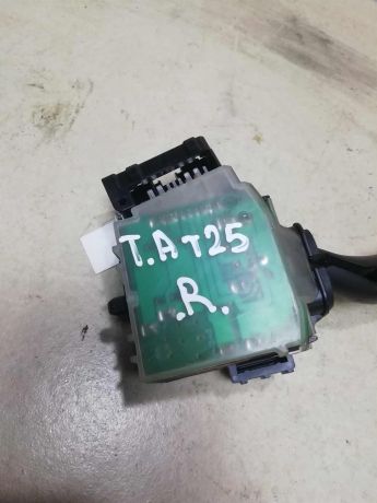 perekliucatel-dvornikov-pravyi-toyota-avensis-t250-gor-art-62569-big-1