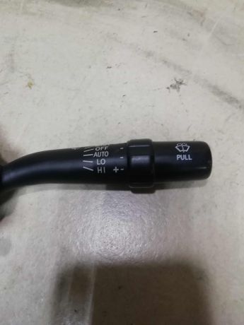 perekliucatel-dvornikov-pravyi-toyota-avensis-t250-gor-art-62569-big-3