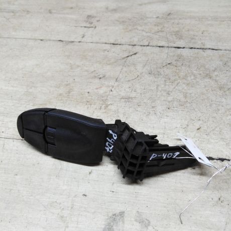 perekliucatel-podrulevoi-upravleniia-magnitoloi-peugeot-407-art-63060-big-0