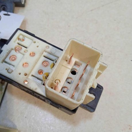 knopka-steklopodieemnika-opel-antara-i-art-64268-big-1