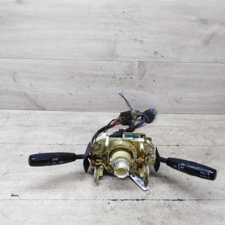 podrulevoi-perekliucatel-v-sbore-kia-spectra-art-64490-big-0