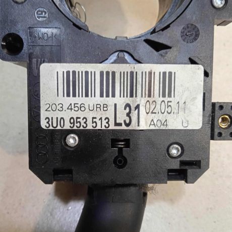 podrulevoi-perekliucatel-v-sbore-skoda-superb-art-64491-big-1