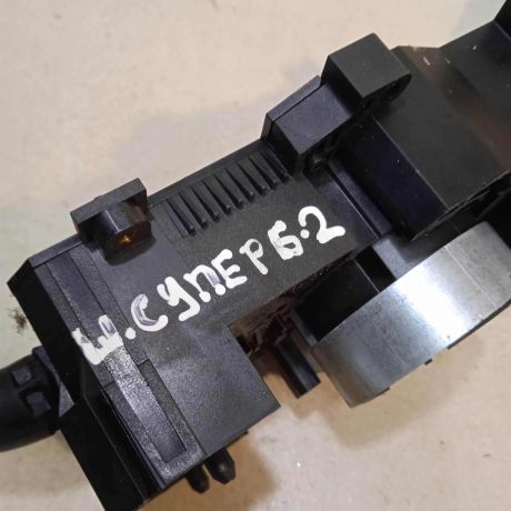 podrulevoi-perekliucatel-v-sbore-skoda-superb-art-64491-big-3