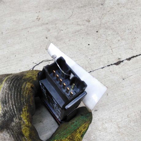 knopka-avariinoi-ostanovki-kia-spectra-art-65386-big-2