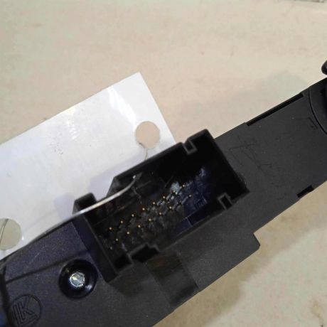 knopka-avariinoi-ostanovki-opel-zafira-b-restailing-art-66045-big-1