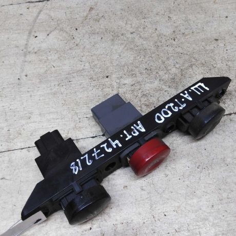 knopka-avariinoi-ostanovki-chevrolet-aveo-t200-xetcbek-art-66200-big-1