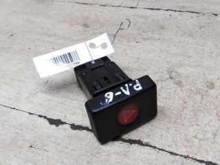 knopka-avariinoi-signalizacii-renault-logan-i-art-66343