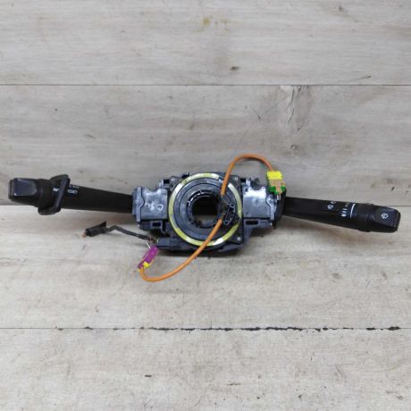 podrulevoi-perekliucatel-v-sbore-sleif-rulia-volvo-s80-i-art-71141-big-0