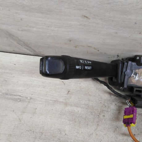 podrulevoi-perekliucatel-v-sbore-sleif-rulia-volvo-s80-i-art-71141-big-5