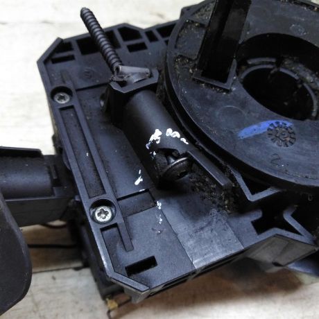 podrulevoi-perekliucatel-v-sbore-renault-logan-i-art-71454-big-4