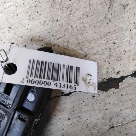 knopka-avariinoi-signalizacii-renault-logan-i-art-71834-big-1