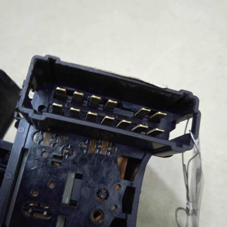 perekliucatel-dvornikov-renault-duster-art-73583-big-4