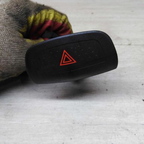 knopka-avariinoi-ostanovki-nissan-primera-p12-art-73725-big-0