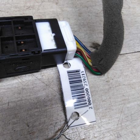 knopka-avariinoi-signalizacii-hyundai-getz-art-76321-big-2