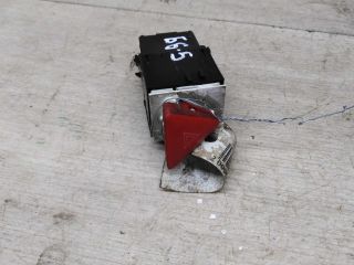 knopka-avariinoi-signalizacii-volkswagen-passat-b6-art-77233