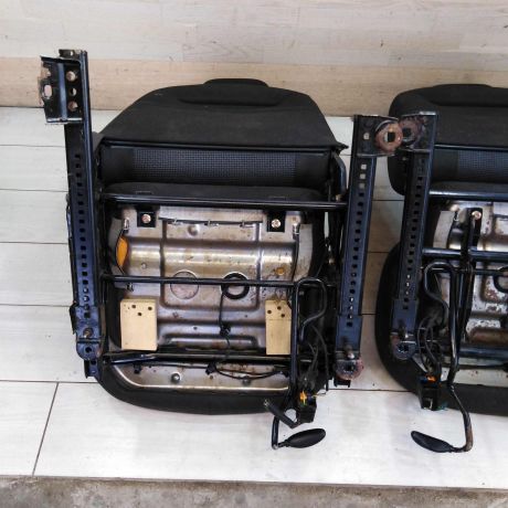 sidene-perednee-ford-focus-1-art-77381-big-2