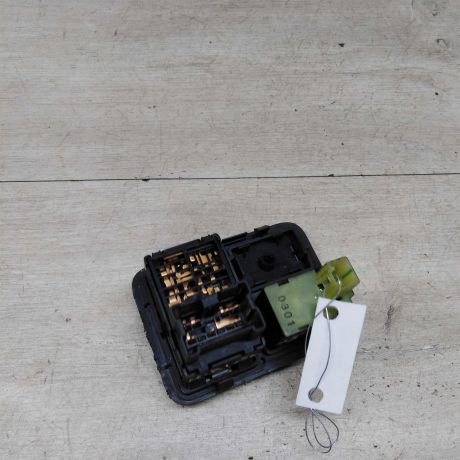 perekliucatel-regulirovki-zerkal-korrektor-far-nissan-almera-ii-n16-art-77459-big-1