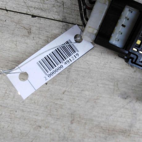 knopka-avariinoi-signalizacii-nissan-almera-ii-n16-art-77508-big-3