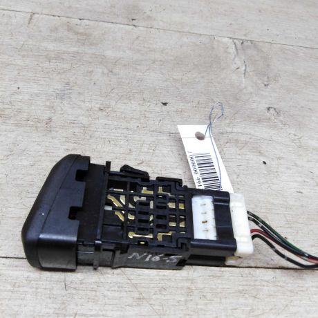 knopka-avariinoi-signalizacii-nissan-almera-ii-n16-art-77508-big-2