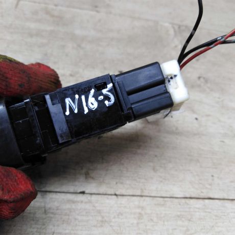 knopka-avariinoi-signalizacii-nissan-almera-ii-n16-art-77508-big-1