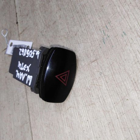 knopka-avariinoi-signalizacii-chevrolet-lacetti-xetcbek-art-78105-big-2