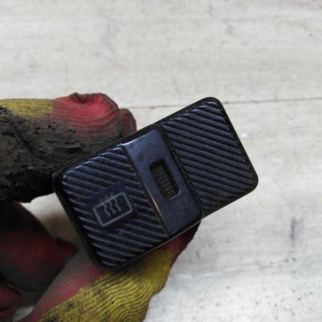 knopka-podogreva-stekla-volkswagen-passat-b3-art-78258-big-3