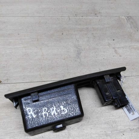 knopka-steklopodieemnika-peredniaia-pravaia-daewoo-nexia-rest-art-78269-big-0