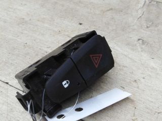 knopka-avariinoi-signalizacii-renault-fluence-i-restailing-art-78733