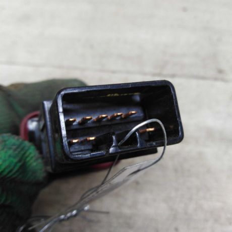 knopka-avariinoi-signalizacii-hyundai-elantra-iii-xd-sedan-art-80610-big-2