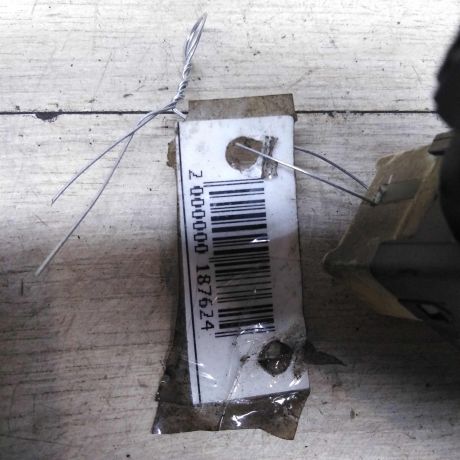 knopka-steklopodieemnika-hyundai-elantra-iii-xd-sedan-art-80615-big-2