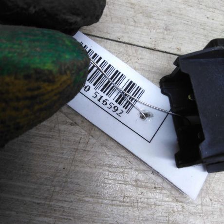 knopka-avariinoi-ostanovki-kia-shuma-ii-kia-spectra-ii-art-80906-big-3