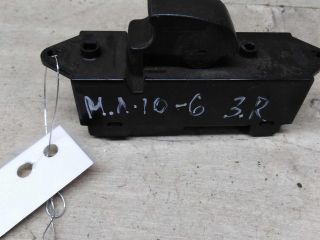 knopka-steklopodieemnika-zadniaia-mitsubishi-lancer-x-art-82216