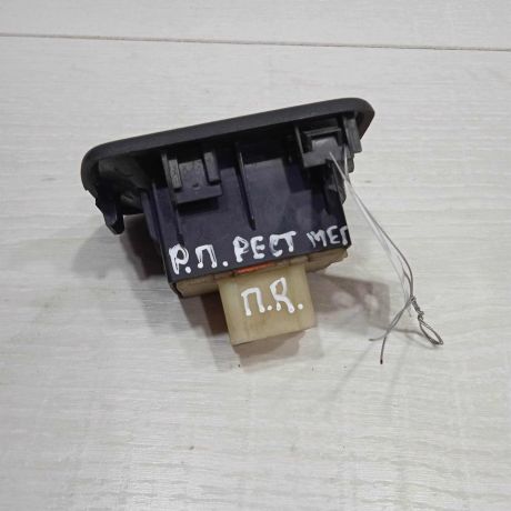 knopka-steklopodieemnika-renault-logan-ii-renault-sandero-ii-renault-sandero-stepway-ii-art-82525-big-1