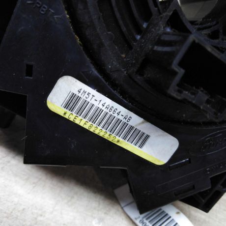 podrulevoi-perekliucatel-v-sbore-ford-focus-2-art-82614-big-1