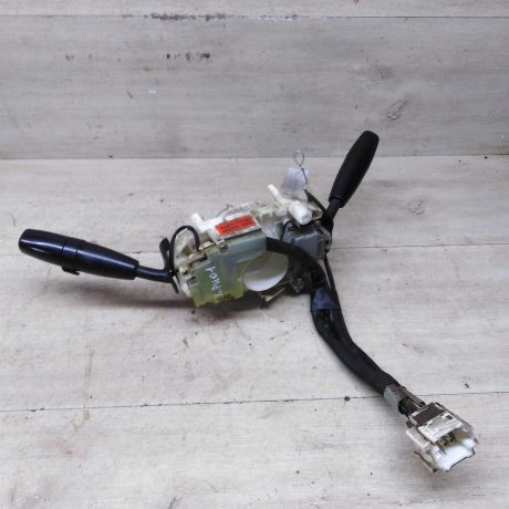 podrulevoi-perekliucatel-v-sbore-kia-rio-i-restailing-art-82832-big-2