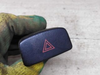 knopka-avariinoi-signalizacii-hyundai-sonata-4-ef-art-83091