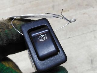 knopka-omyvatelia-far-nissan-primera-p11-art-84409