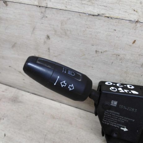 podrulevoi-perekliucatel-v-sbore-opel-corsa-d-art-84798-big-1