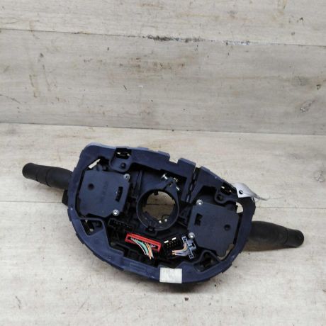 podrulevoi-perekliucatel-v-sbore-renault-megane-ii-art-85285-big-1