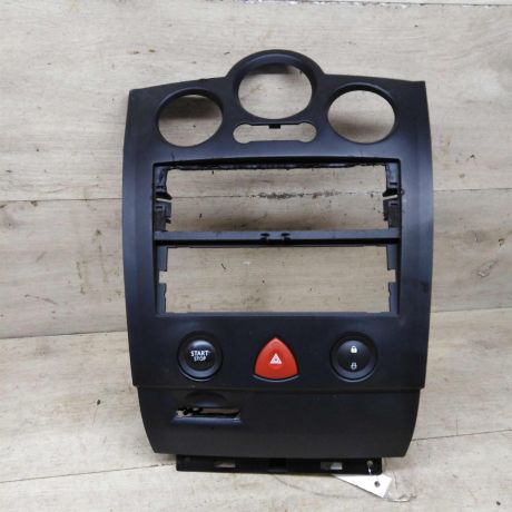 ramka-magnitoly-knopka-avariinoi-signalizacii-renault-megane-ii-art-85296-big-0