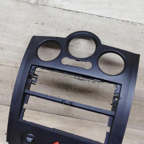 ramka-magnitoly-knopka-avariinoi-signalizacii-renault-megane-ii-art-85296-big-2