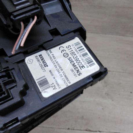 ramka-magnitoly-knopka-avariinoi-signalizacii-renault-megane-ii-art-85296-big-3