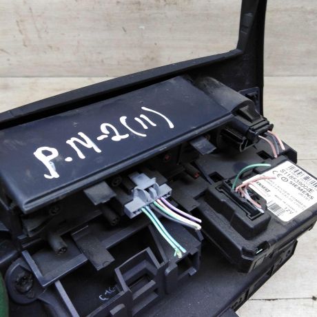 ramka-magnitoly-knopka-avariinoi-signalizacii-renault-megane-ii-art-85296-big-5