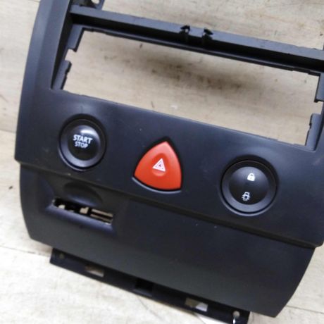 ramka-magnitoly-knopka-avariinoi-signalizacii-renault-megane-ii-art-85296-big-7