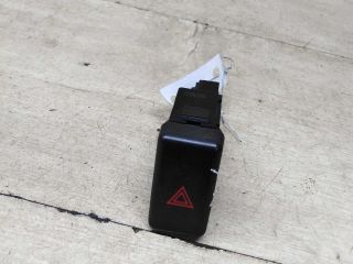 knopka-avariinoi-signalizacii-mazda-3-bk-art-85351