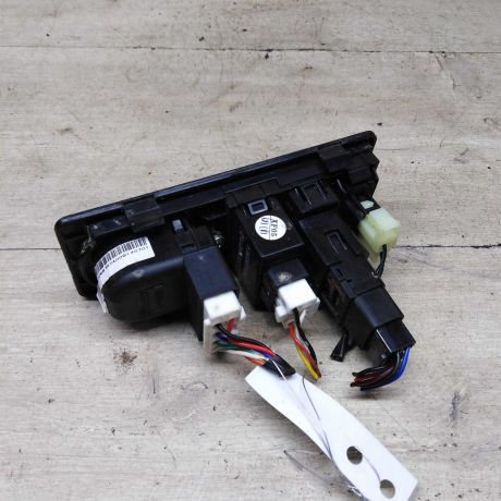 perekliucatel-regulirovki-zerkal-korrektor-far-geely-lc-panda-cross-art-85468-big-3