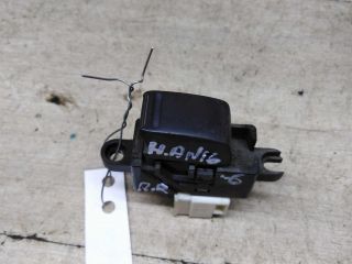 knopka-steklopodieemnika-peredniaia-pravaia-nissan-almera-n16-art-87489