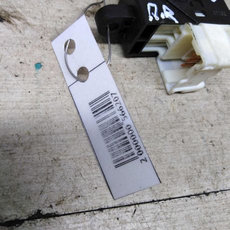 knopka-steklopodieemnika-peredniaia-pravaia-nissan-almera-n16-art-87489-big-3